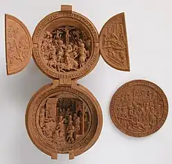 Prayer Bead with the Crucifixion and Jesus before Pilate. Metropolitan Museum of Art, New York[18]