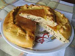 Pie (pyrih / pirog) with quark and beet greens filling