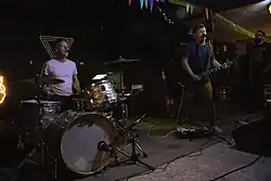 Qui performing at Liceo Mutante, Pontevedra