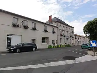 The town hall and school in Saint-Georges-lès-Baillargeaux