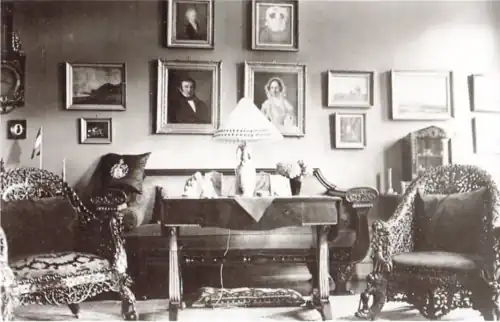 Hildegard Råzgas's æiving room.