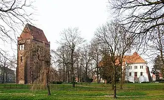 Górka Castle seen from the park
