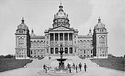 Iowa State Capitol building in 1917