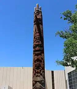 Totem pole by Lelooska, Don Morse Smith (non-Native[83]) at Denver Museum of Nature and Science