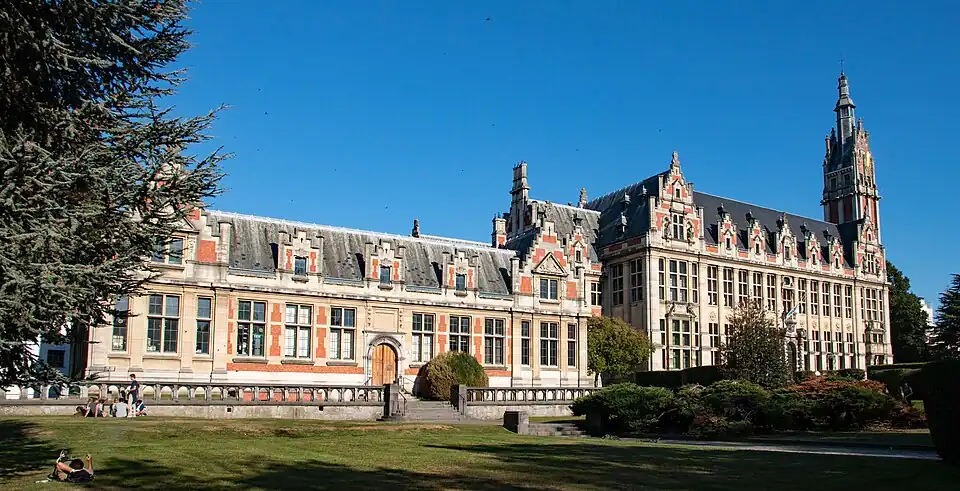 The main building on the Solbosch/Solbos campus, located in the City of Brussels close to Ixelles