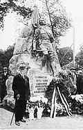 Amandus Adamson at the opening of his memorial to the fallen of Estonian War of Independence, Kuressaare, 1928