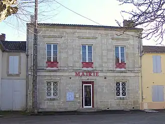 The town hall in Villandraut