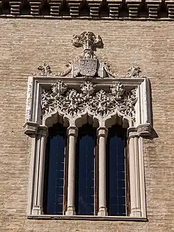 Gothic window built by the Catholic Monarchs in 1512[14]