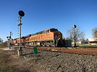 BNSF 6041 pulls an eastbound freight at 2nd Street