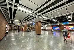 Guangfo Line concourse
