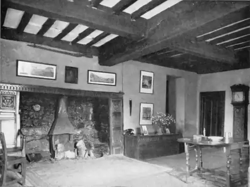 Large hall in the south of the original block, 16th-century.[4]