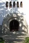 Roman Catholic Church of Zebegény, Entrance